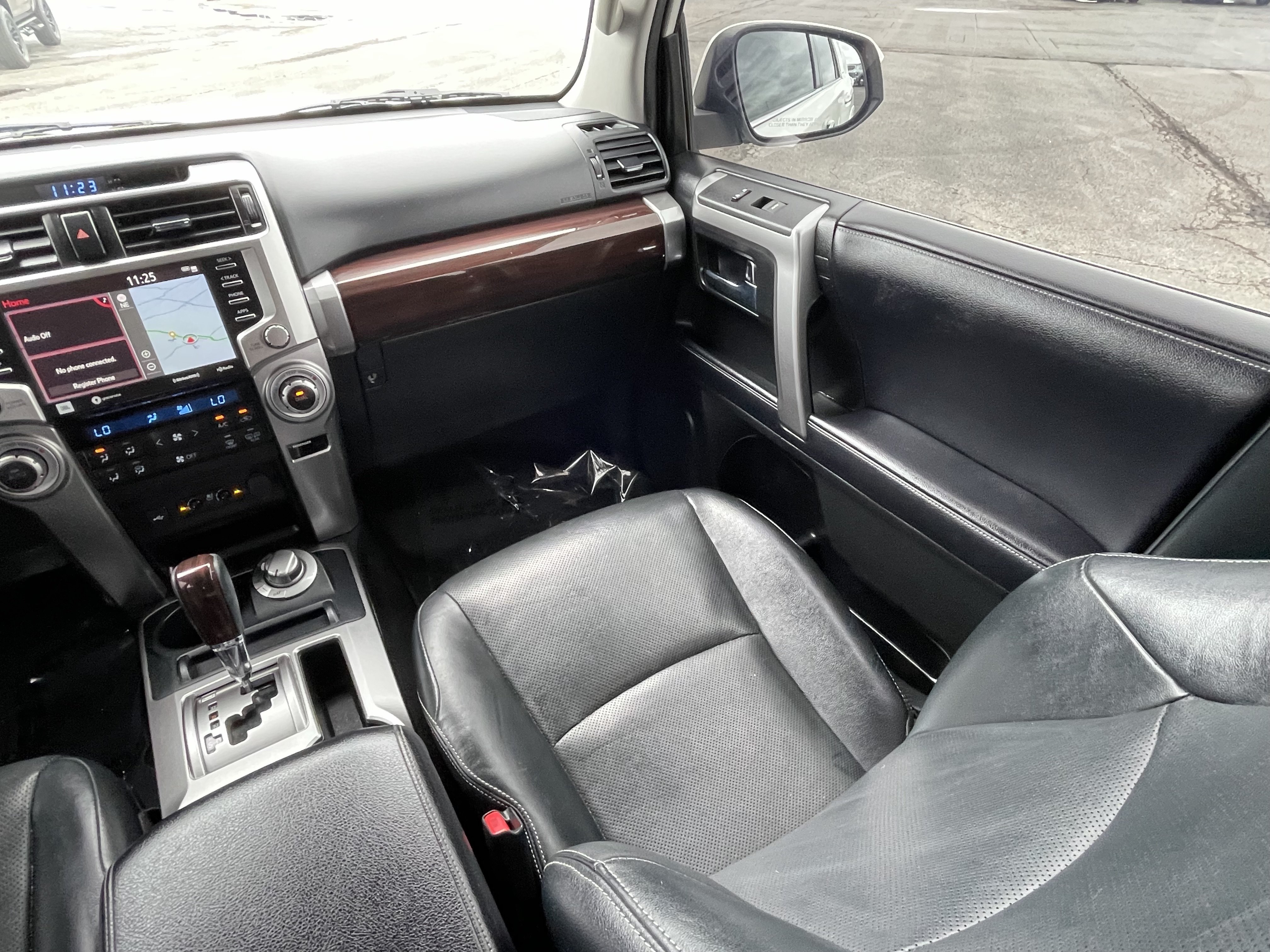 Used 2020 Toyota 4Runner Limited AWD/4WD image 31