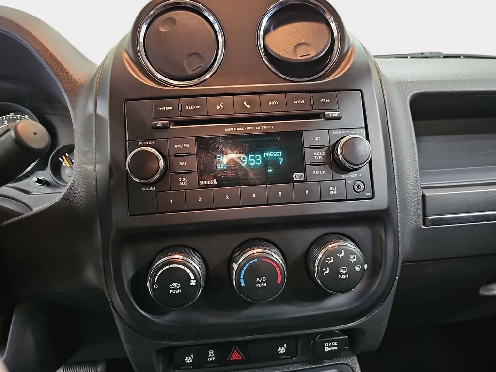 Used 2014 Jeep Patriot Latitude AWD/4WD image 22