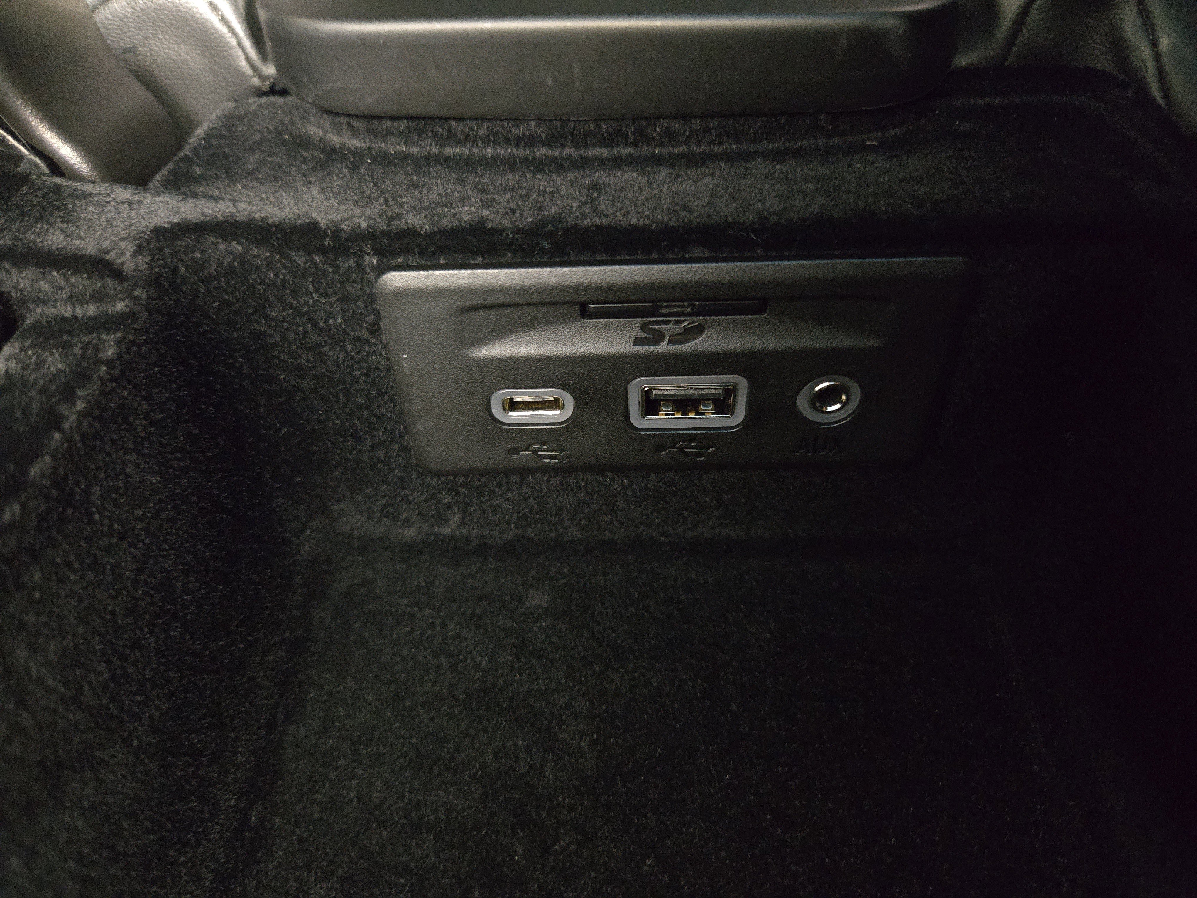 Certified 2020 Chevrolet Corvette Stingray Preferred Cpe w/ 2LT Preferred Equipment Group image 33