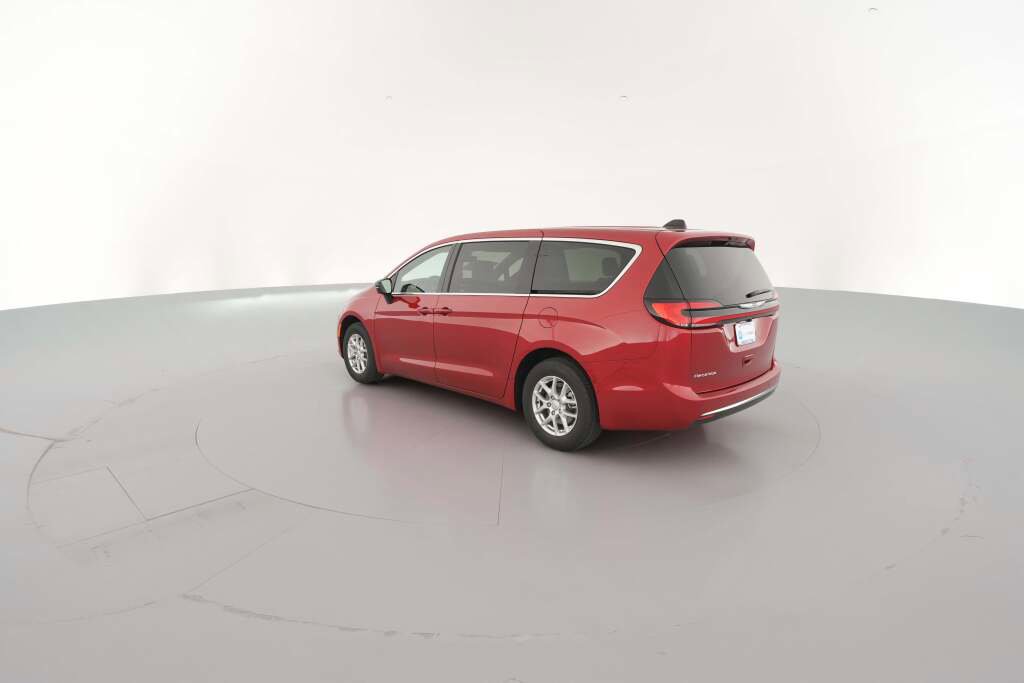 New 2026 Chrysler Pacifica Select image 8