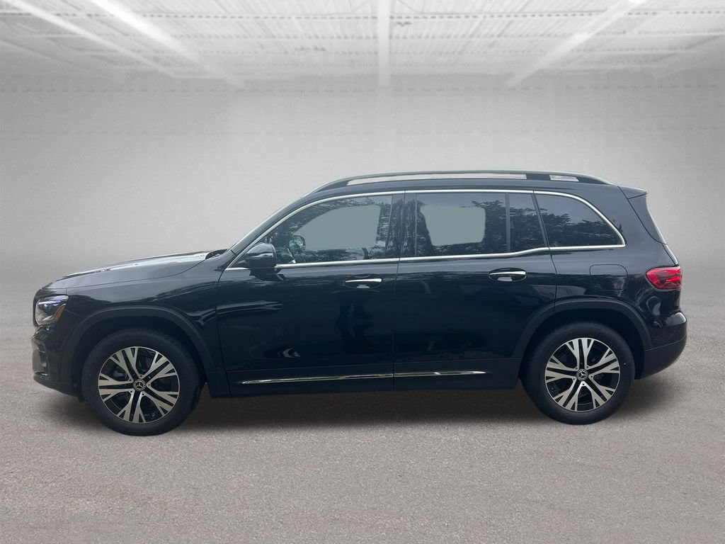 Used 2026 Mercedes-Benz GLB 250 4MATIC image 2