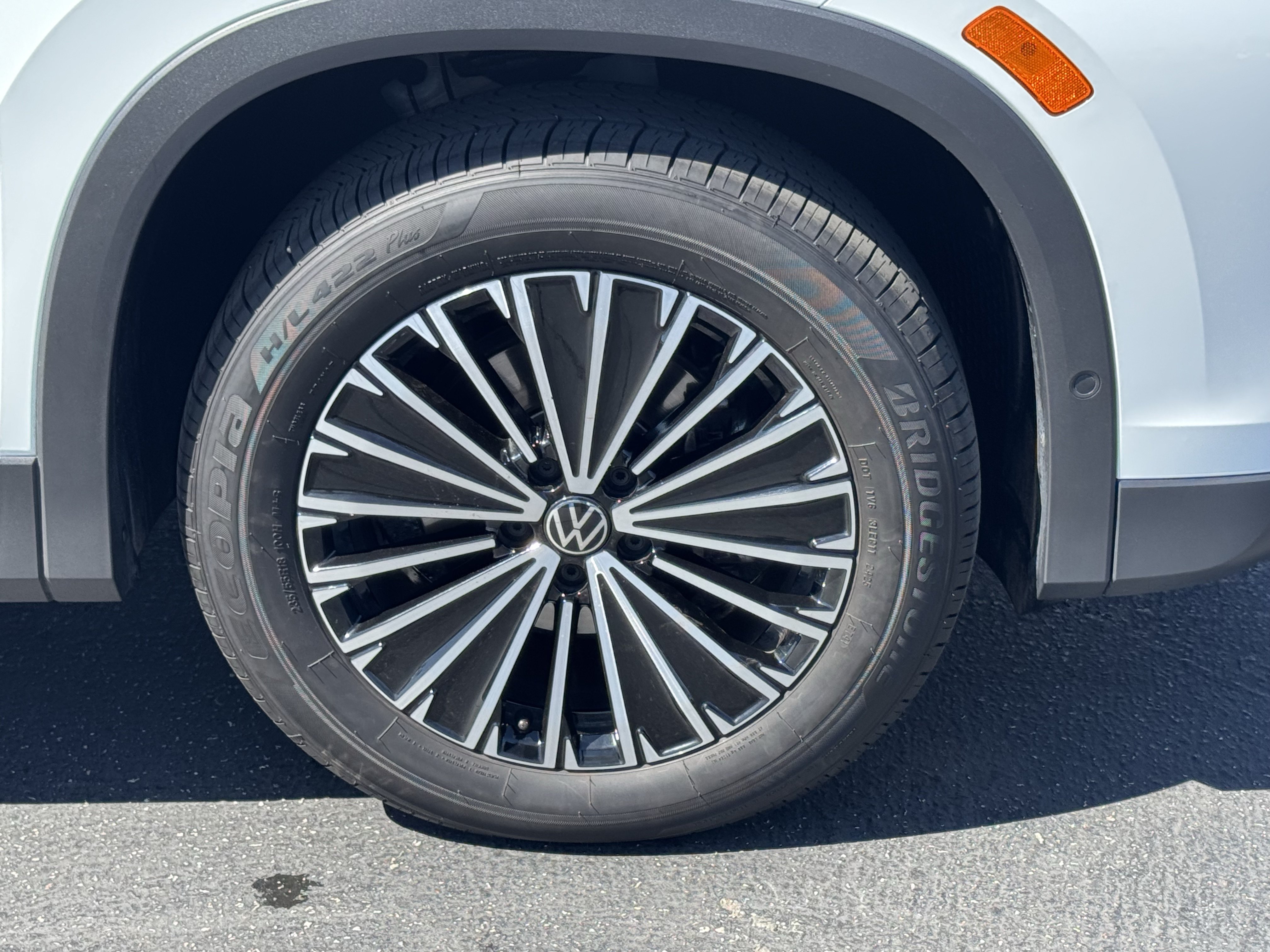 Certified 2025 Volkswagen Tiguan S FWD image 12