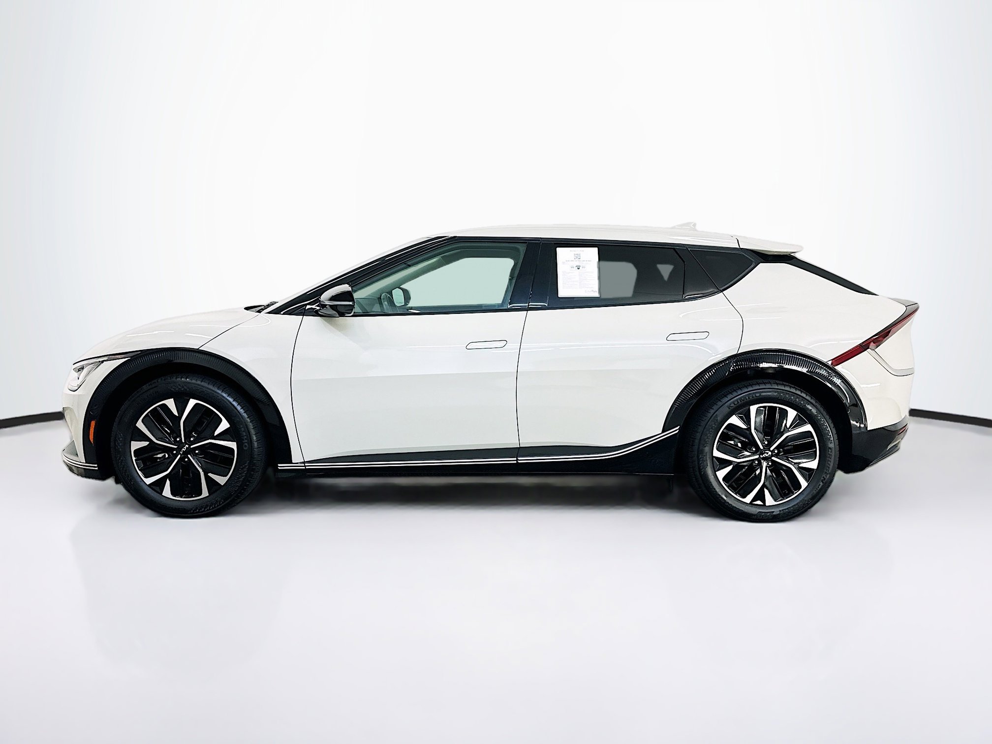 Used 2024 Kia EV6 Wind w/ Wind Technology Package AWD/4WD image 4