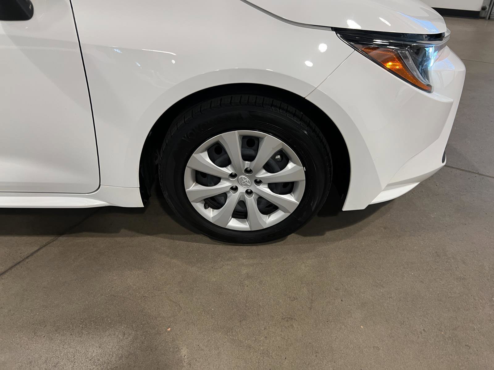 Used 2023 Toyota Corolla LE image 36