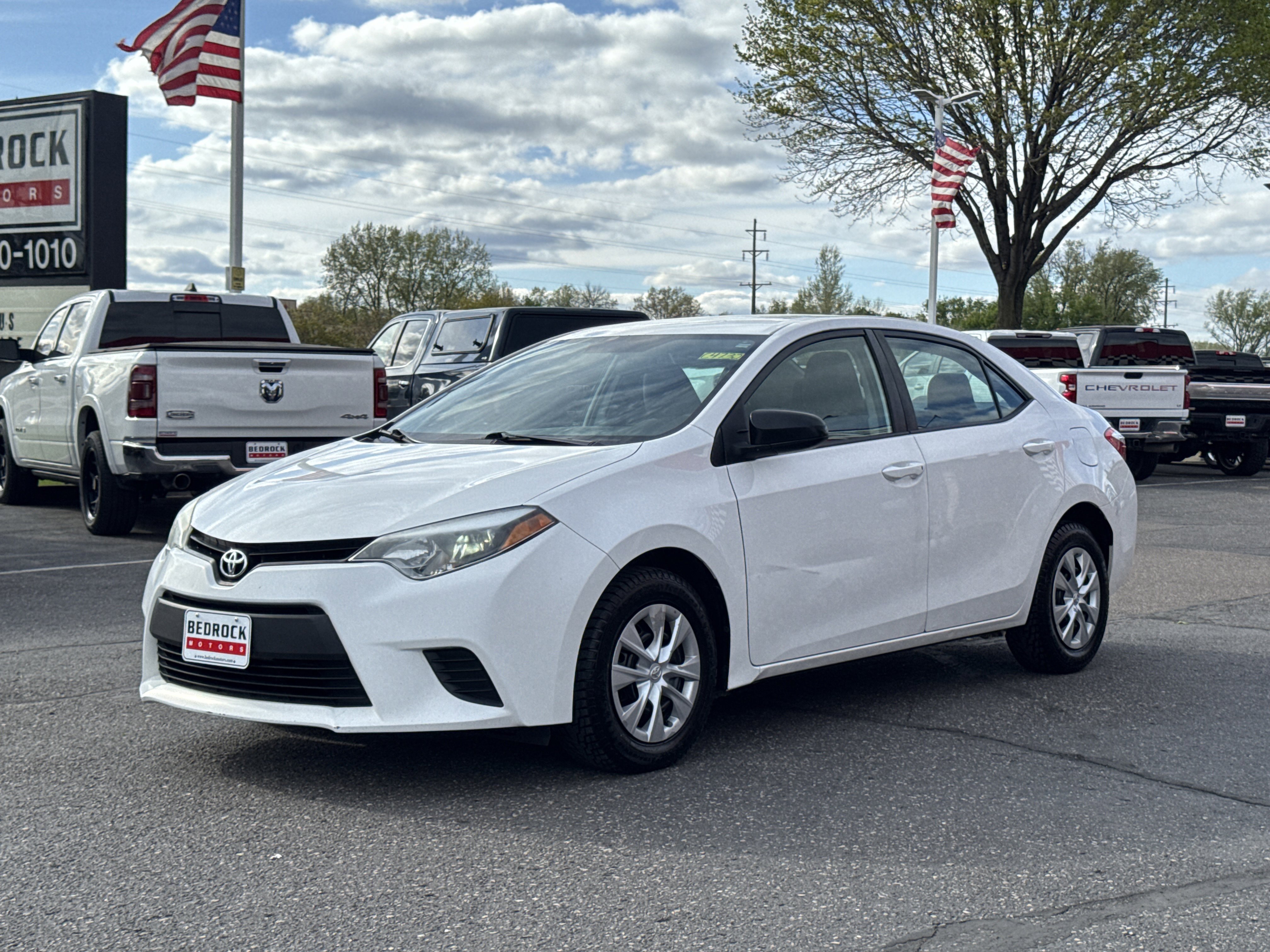 Used 2015 Toyota Corolla L FWD image 3