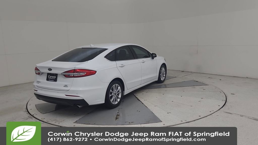 Used 2020 Ford Fusion SE FWD image 14