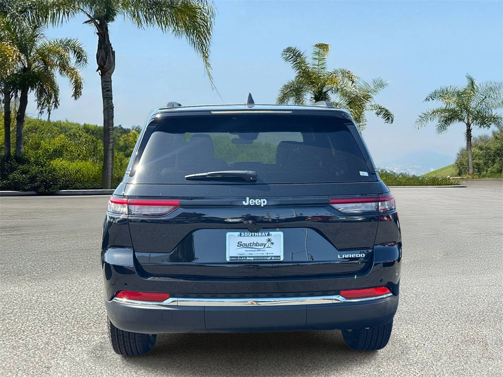 New 2026 Jeep Grand Cherokee Laredo X RWD image 3