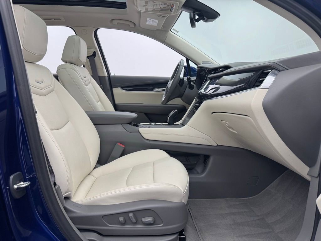 Used 2024 Cadillac XT6 Premium Luxury w/ LPO, Floor Liner Package image 39