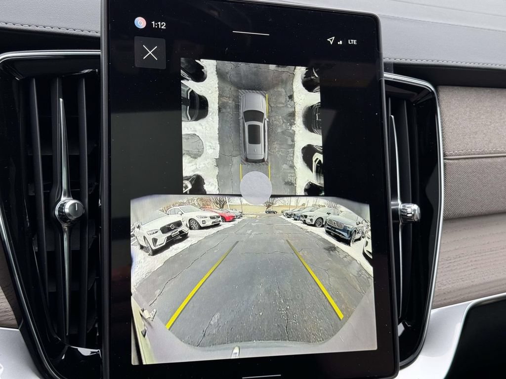 New 2026 Volvo XC90 T8 Plus w/ Protection Package Premier AWD/4WD image 4