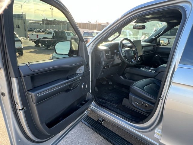 Used 2023 Ford Expedition Max Limited image 15