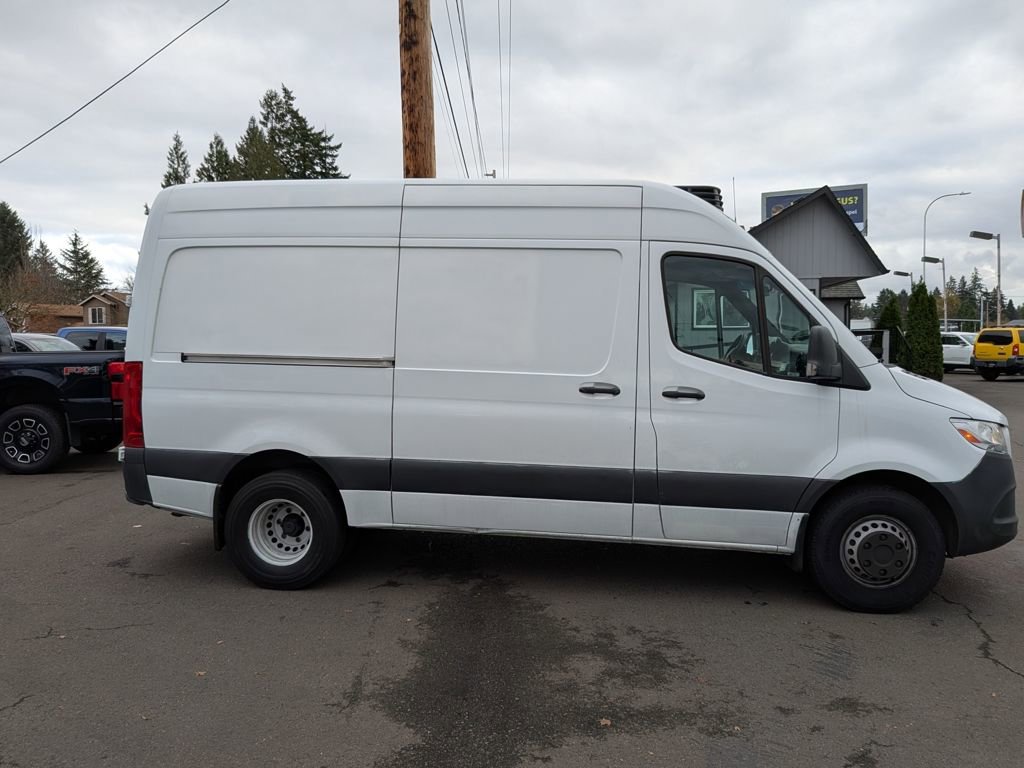 Used 2019 Freightliner Sprinter 2500 image 8