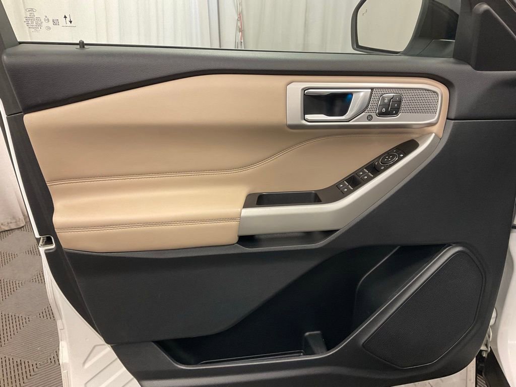 Used 2021 Ford Explorer Limited w/ Equipment Group 301A image 8