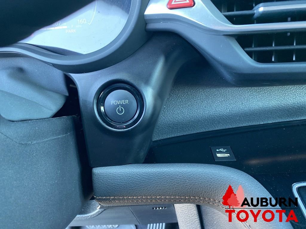 Used 2025 Toyota Sienna Platinum AWD/4WD image 47
