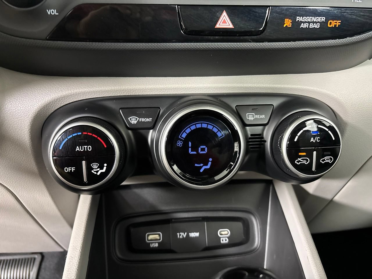 Used 2025 Hyundai Venue SEL FWD image 20
