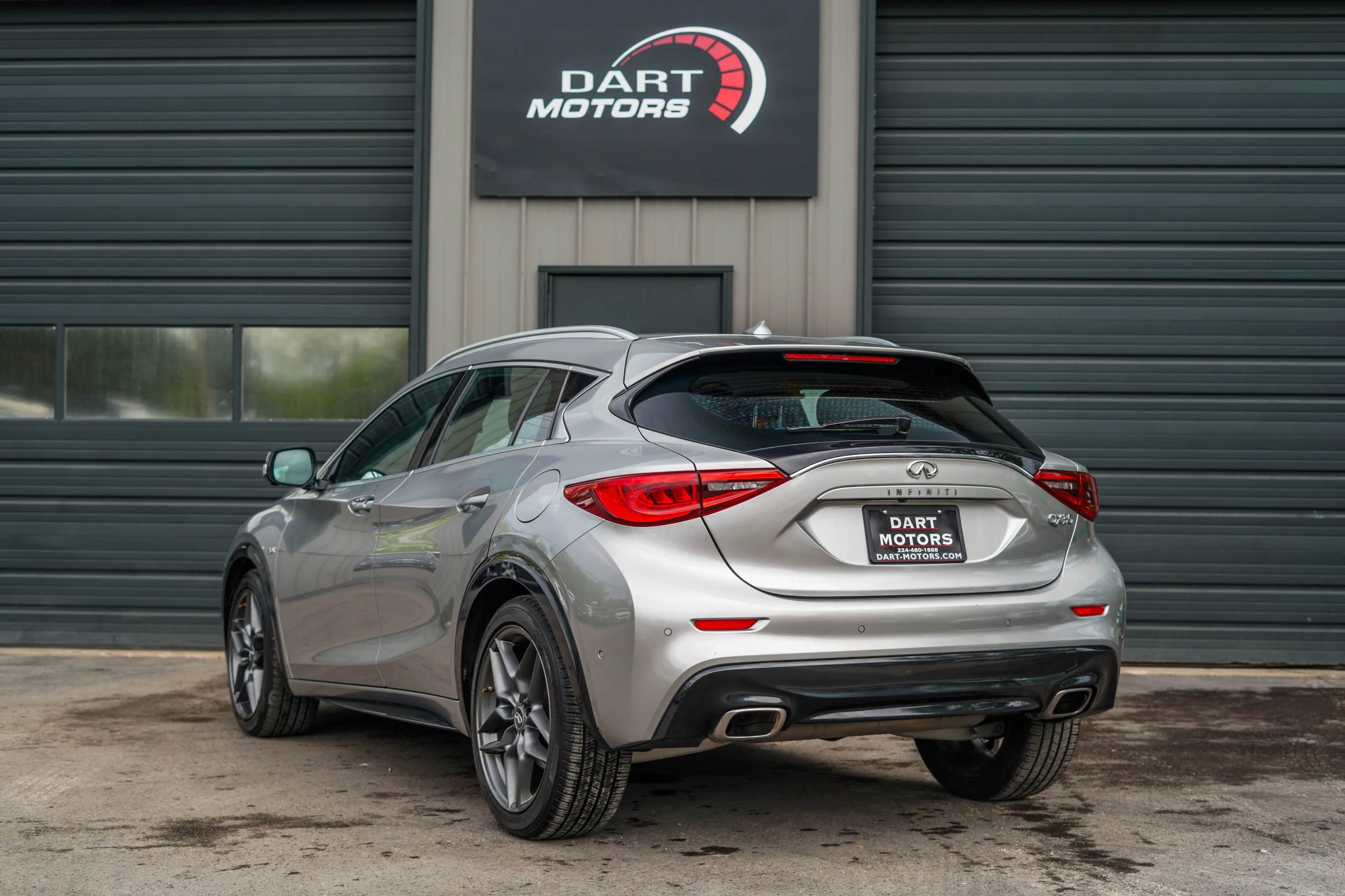 Used 2017 INFINITI QX30 Premium w/ Technology Package FWD image 5