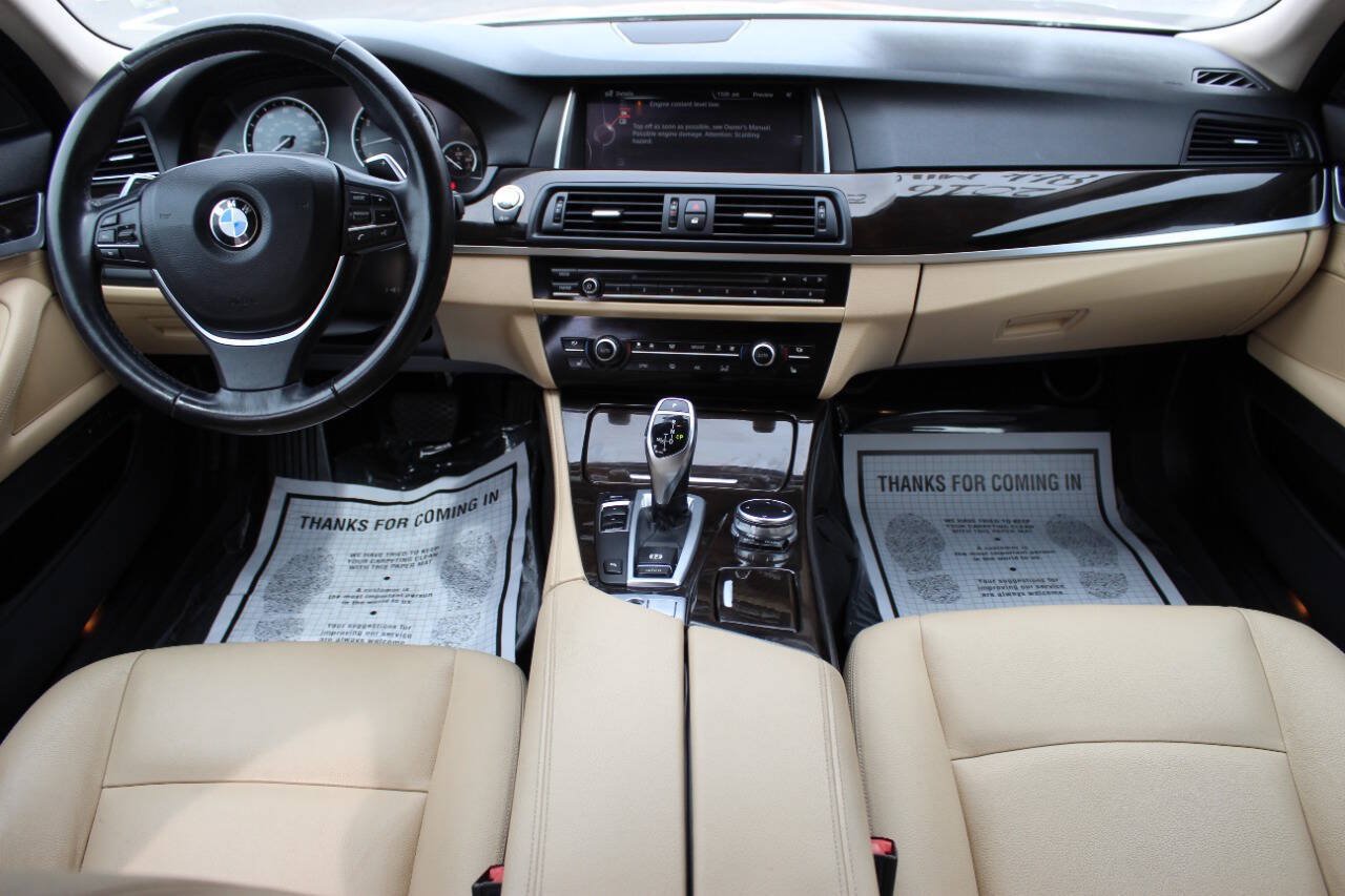 Used 2016 BMW 528i Sedan RWD image 18