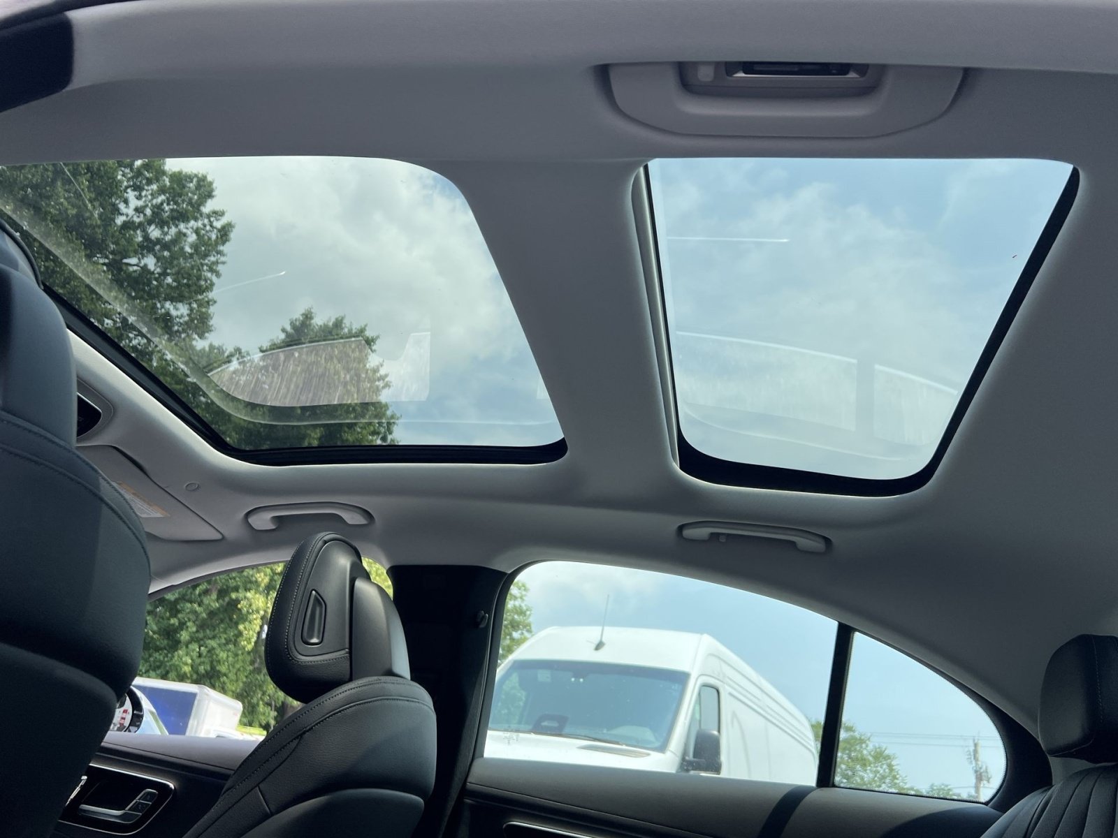 New 2026 Mercedes-Benz E 450 4MATIC Sedan image 29