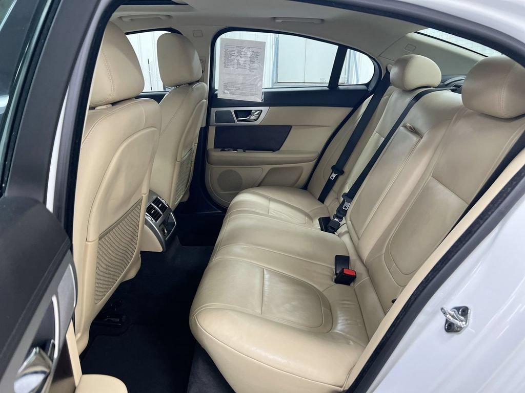 Used 2012 Jaguar XF RWD image 24