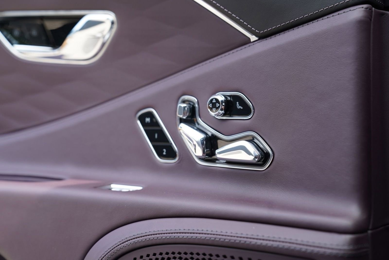 Used 2023 Bentley Flying Spur S V8 AWD/4WD image 37