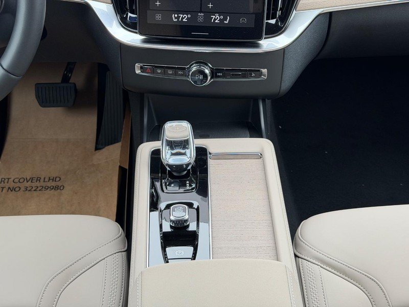 New 2026 Volvo XC90 T8 Plus w/ Protection Package AWD/4WD image 8