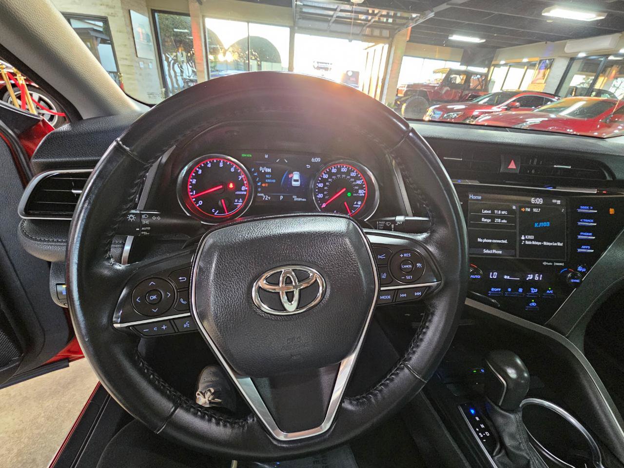 Used 2020 Toyota Camry XSE image 39