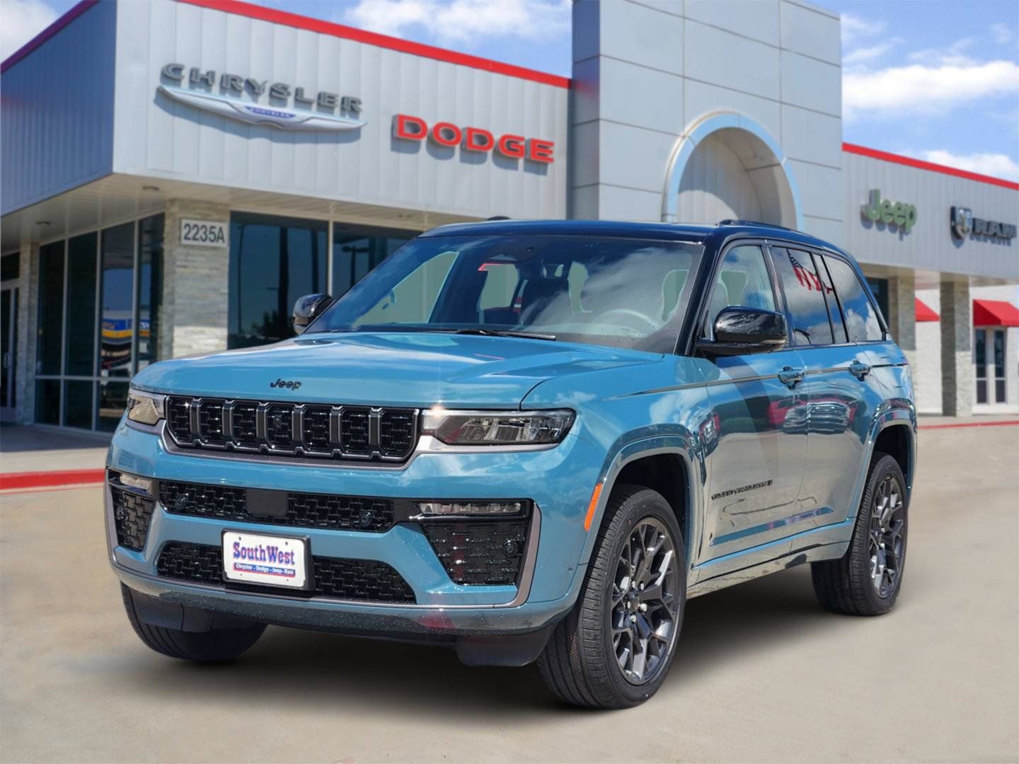 New 2026 Jeep Grand Cherokee Summit w/ Obsidian Package AWD/4WD image 2