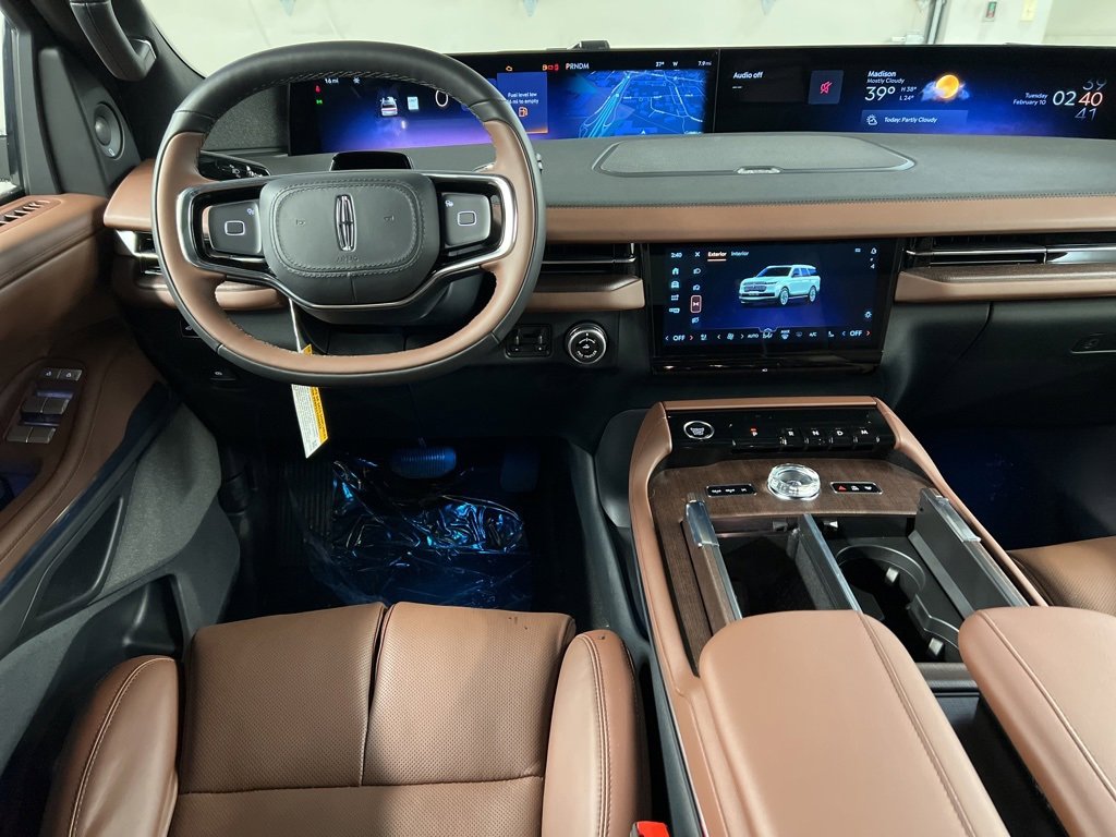 New 2026 Lincoln Navigator Reserve image 8