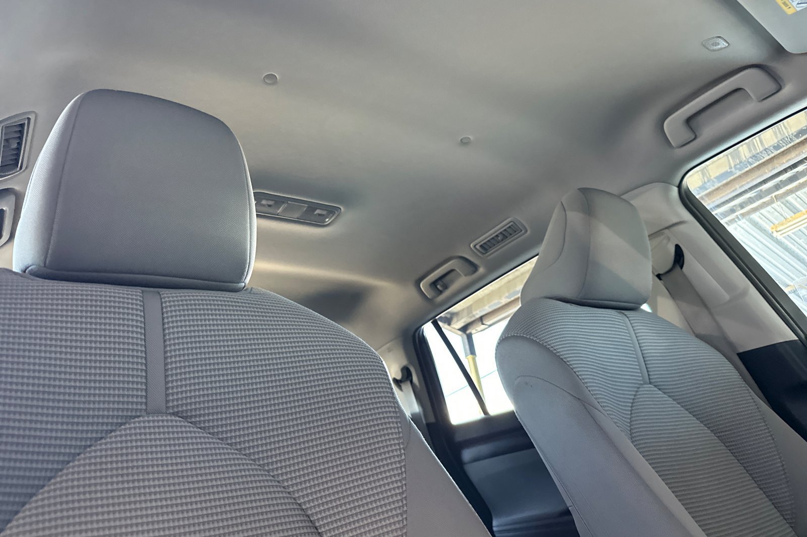 Used 2023 Toyota Highlander LE FWD image 19