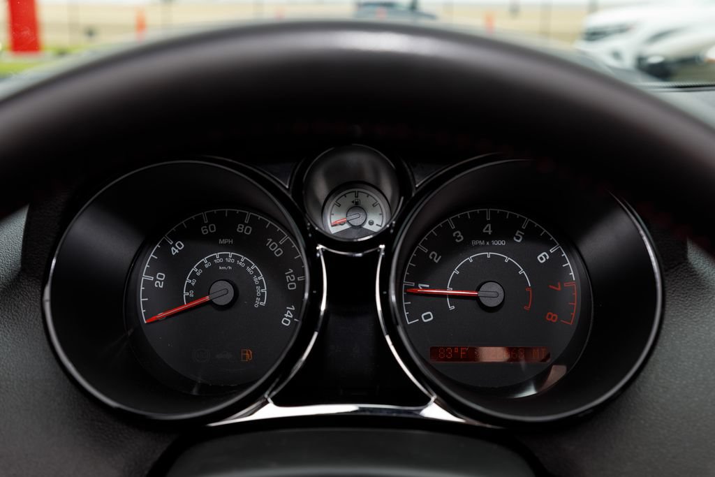 Used 2008 Saturn Sky RWD image 28