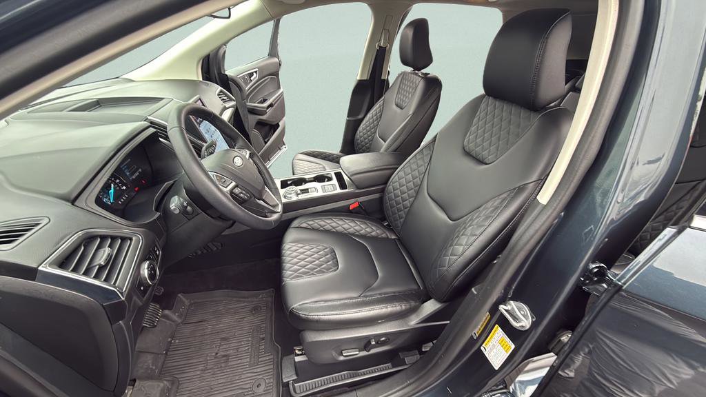 Certified 2024 Ford Edge Titanium image 33