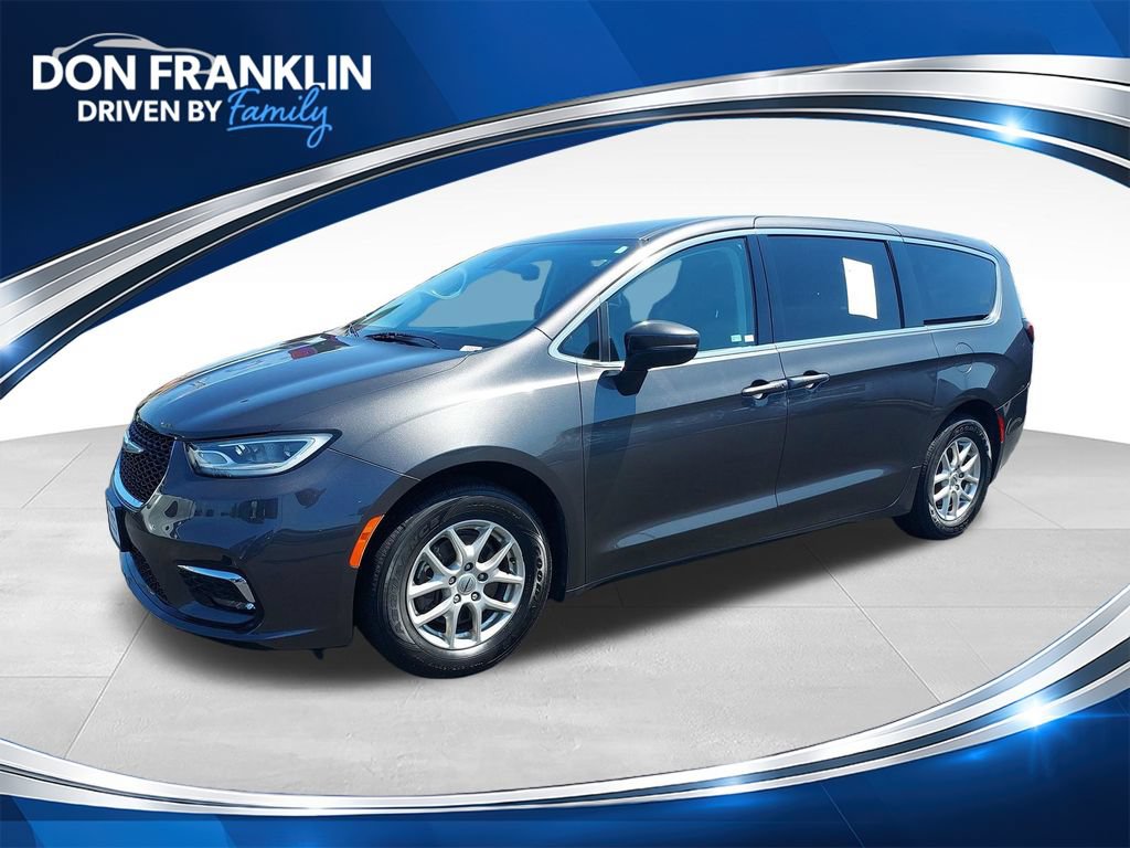 Used 2023 Chrysler Pacifica Touring-L