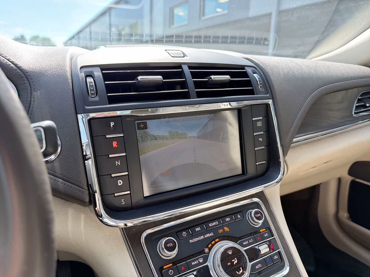 Used 2017 Lincoln Continental Select FWD image 32