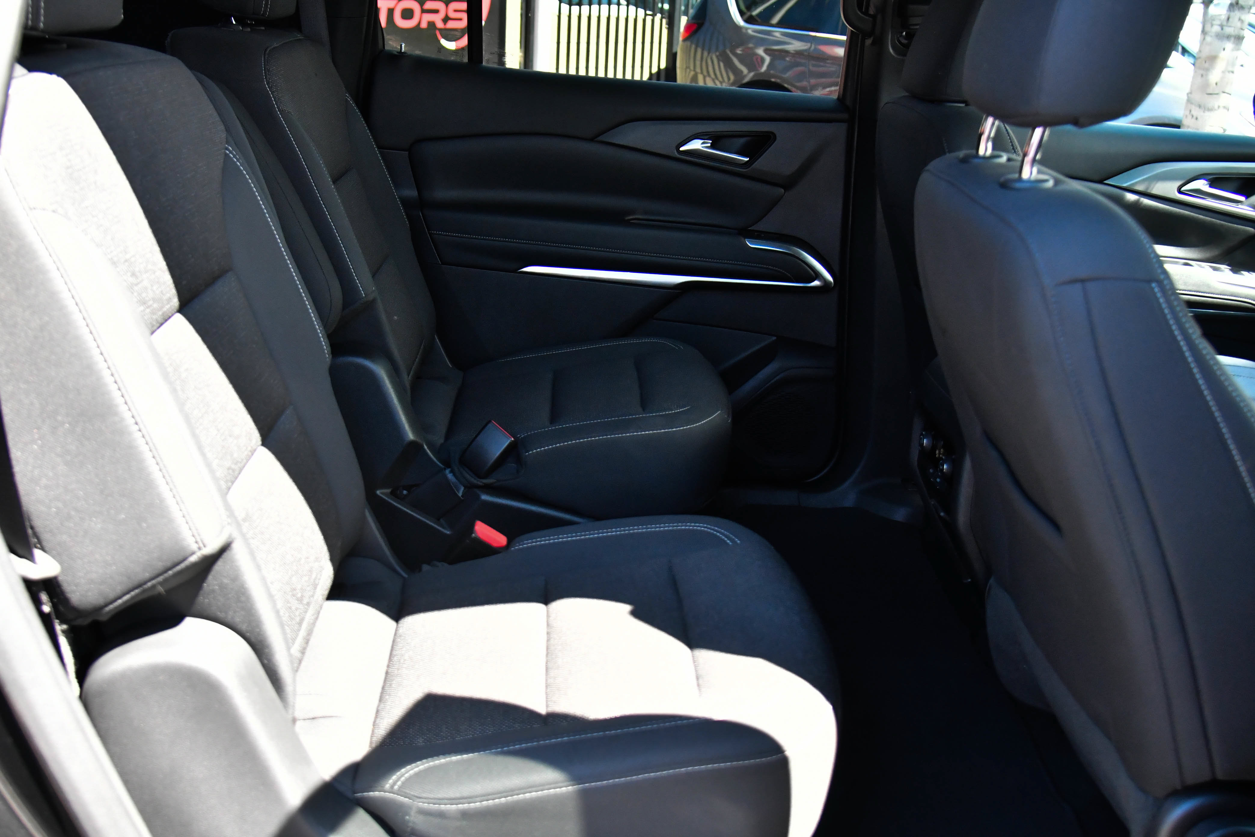 Used 2024 Chevrolet Traverse LT FWD image 53