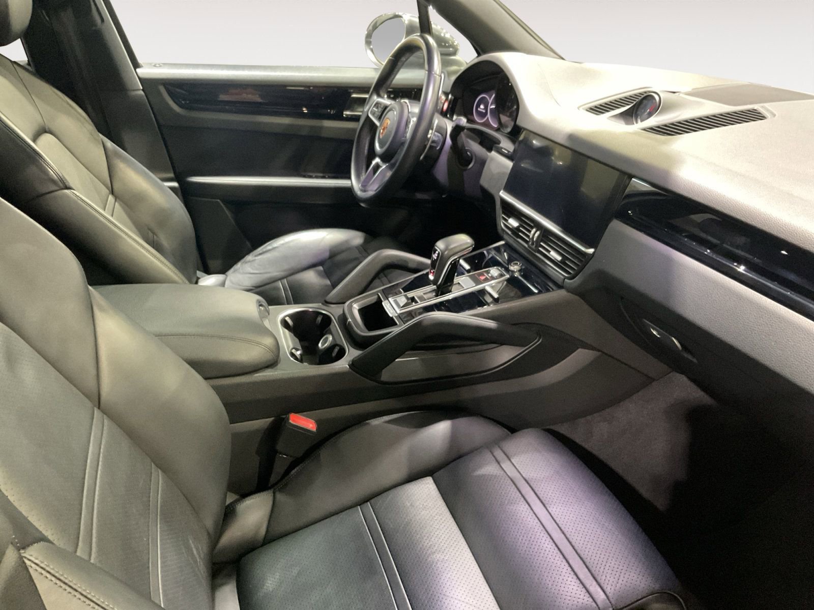 Used 2019 Porsche Cayenne Base image 14
