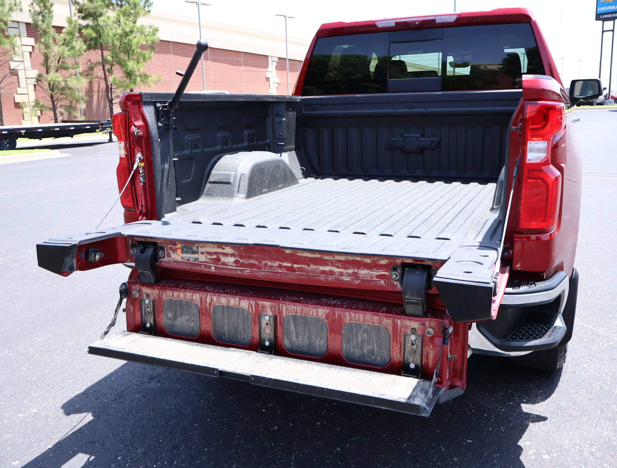 Used 2024 Chevrolet Silverado 1500 LTZ w/ LTZ Premium Package AWD/4WD image 5