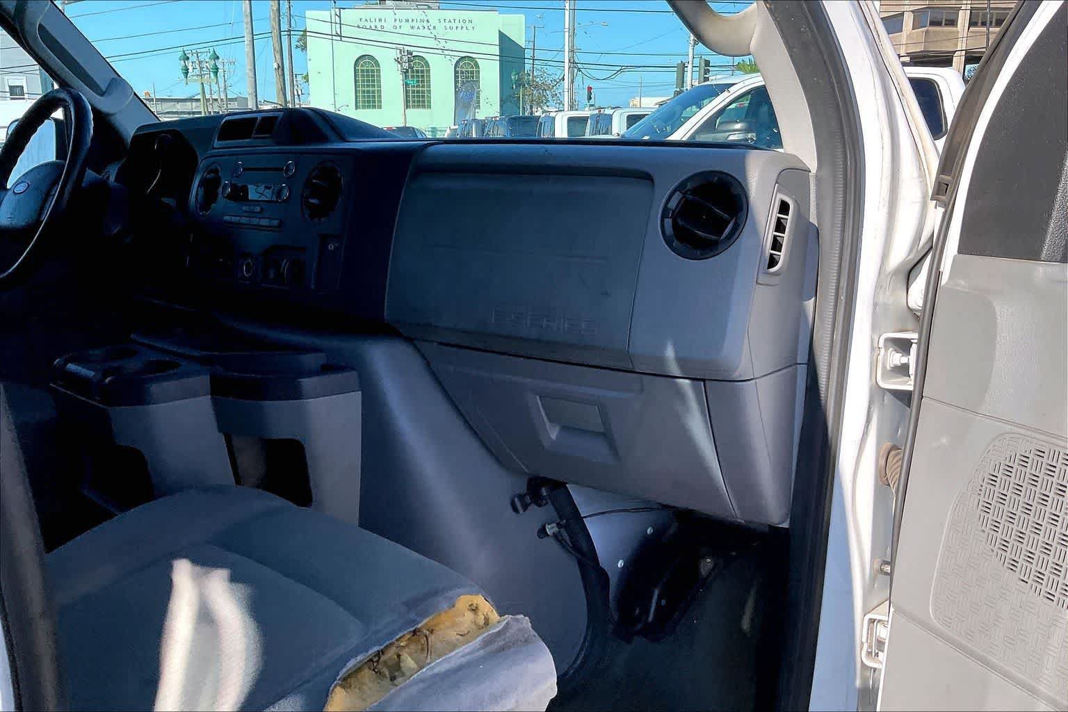 Used 2011 Ford E-350 and Econoline 350 XLT RWD image 23