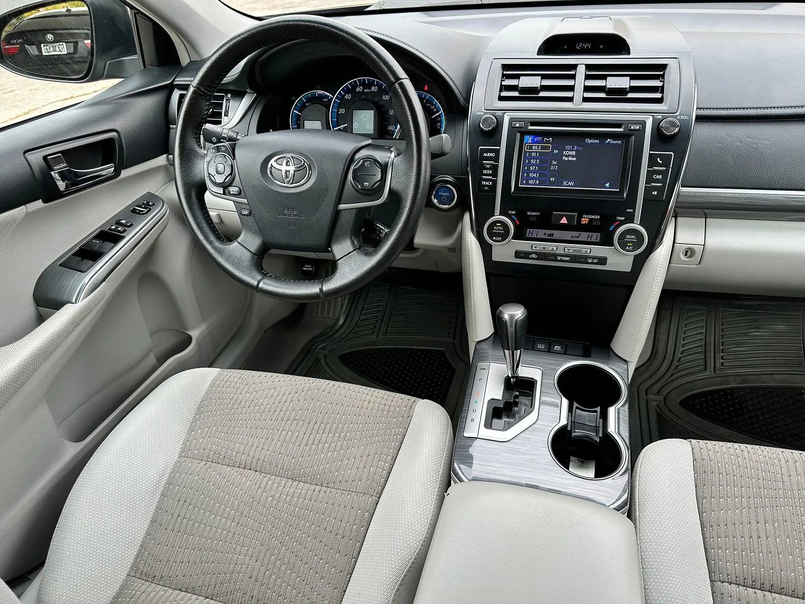 Used 2012 Toyota Camry XLE image 12