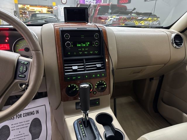 Used 2010 Ford Explorer Eddie Bauer image 10