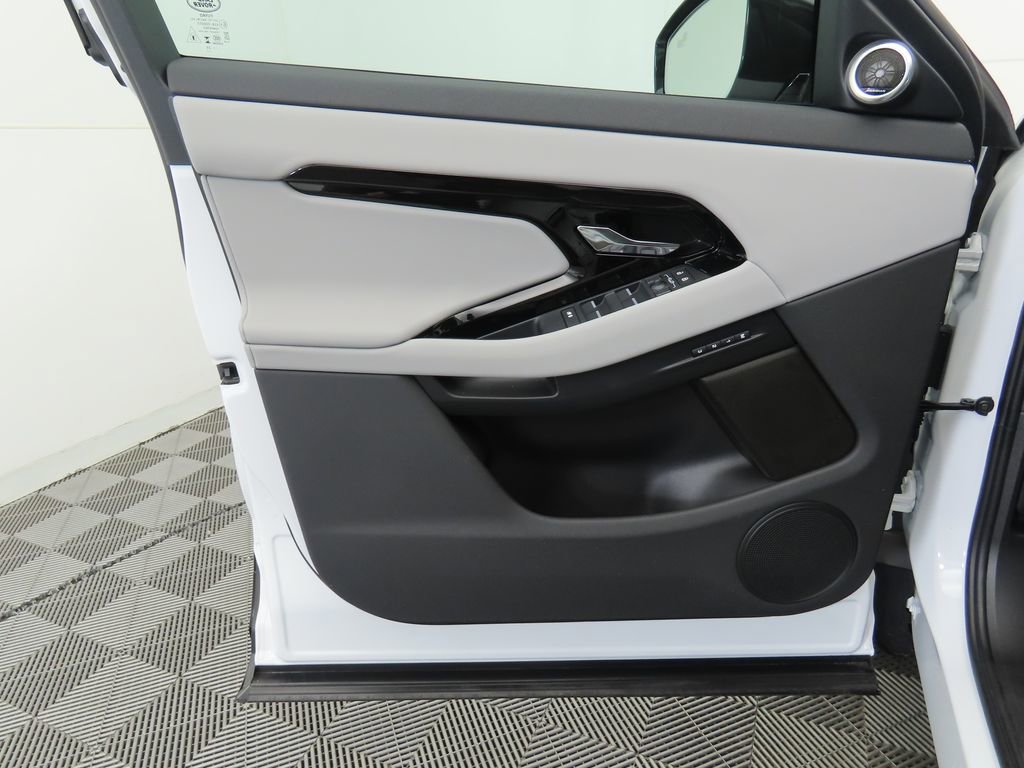 New 2026 Land Rover Range Rover Evoque Dynamic SE image 26