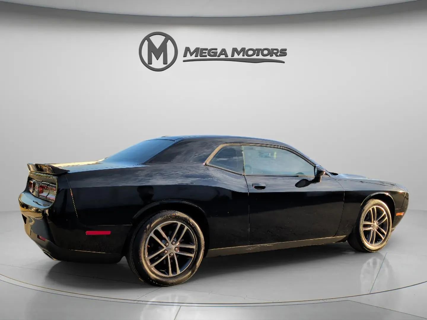 Used 2019 Dodge Challenger SXT AWD/4WD image 8