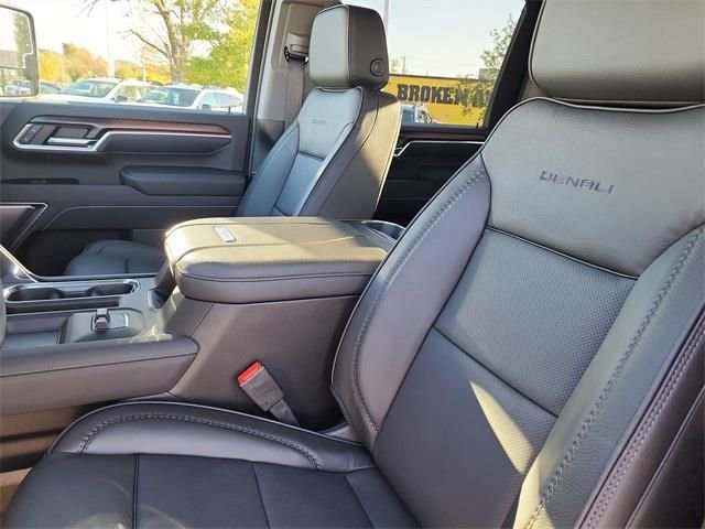 New 2026 GMC Sierra 2500 Denali w/ Denali Reserve Package image 18