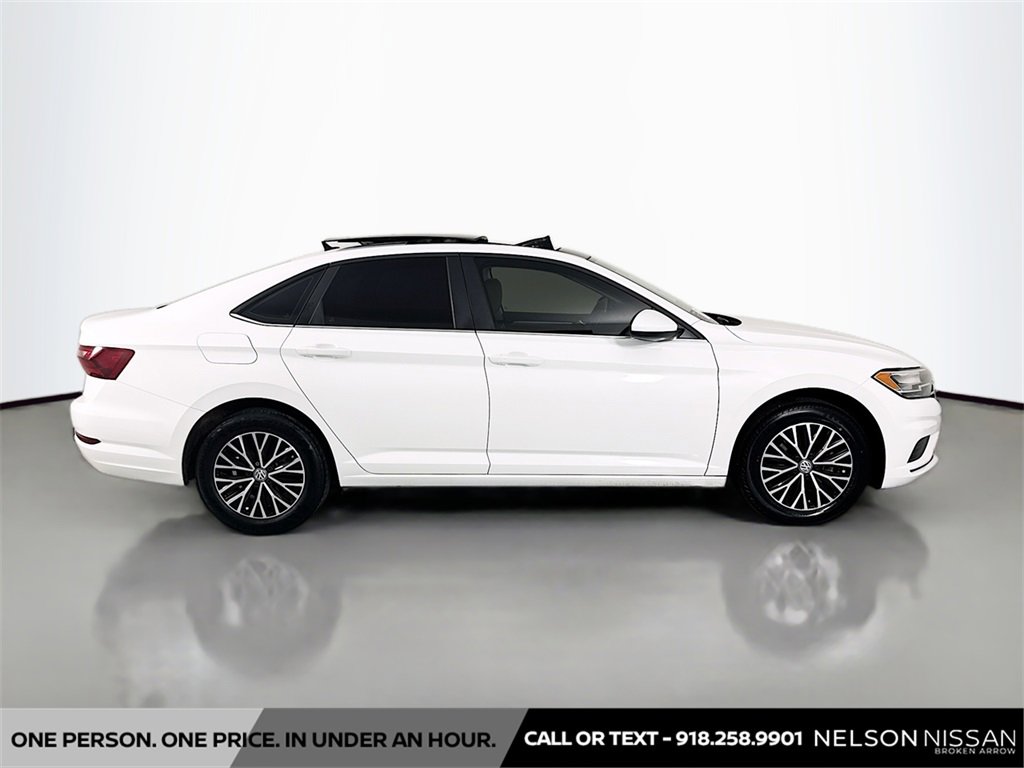 Used 2020 Volkswagen Jetta SE w/ SE Cold Weather Package image 4