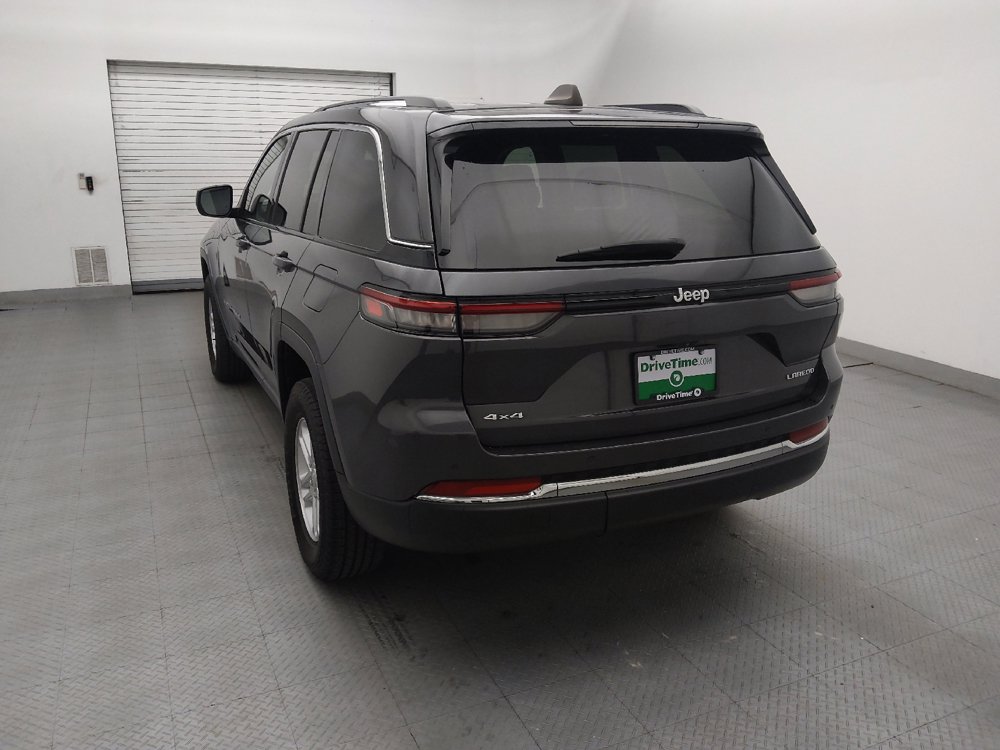 Used 2023 Jeep Grand Cherokee Laredo AWD/4WD image 6