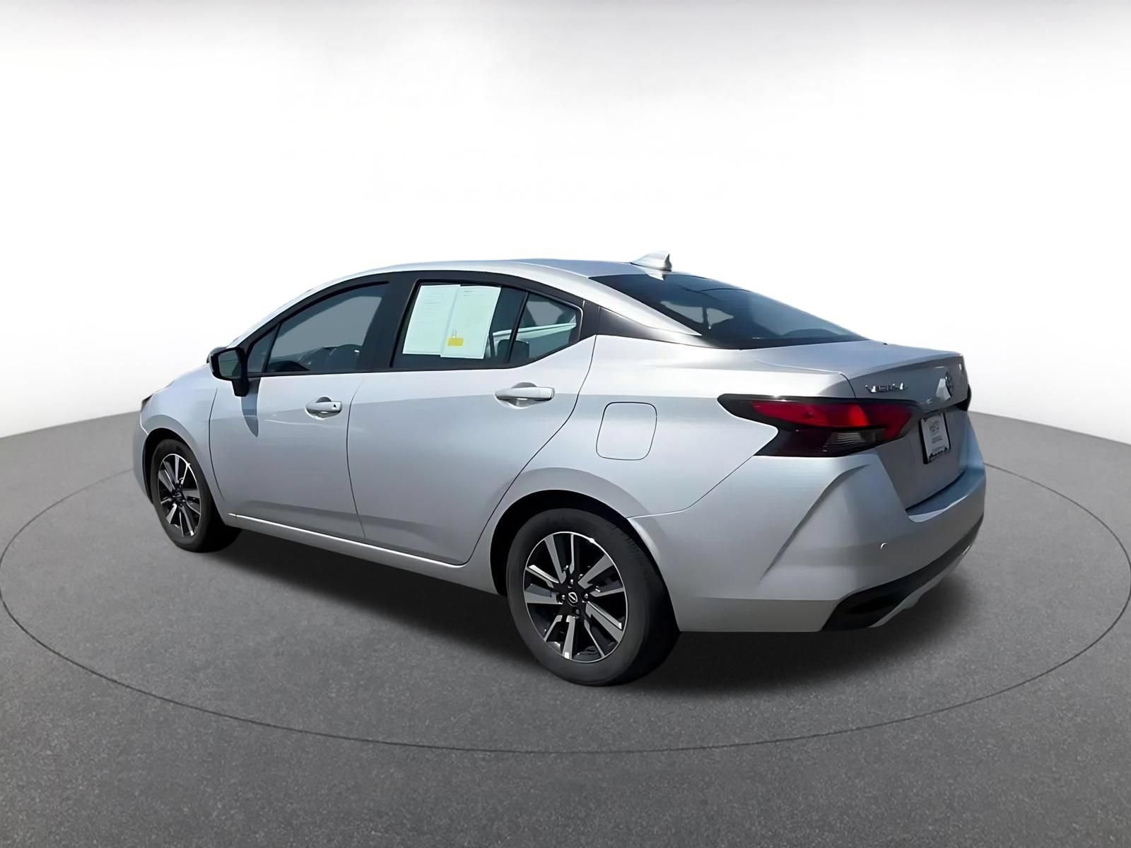 Used 2025 Nissan Versa SV FWD image 8