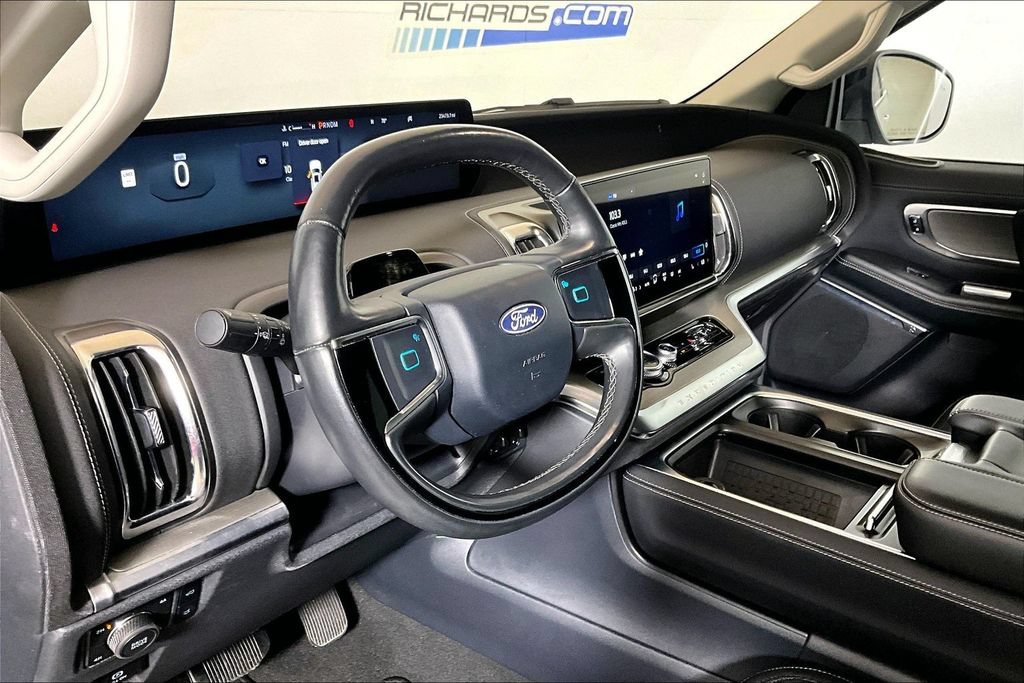 Certified 2025 Ford Expedition Max Platinum AWD/4WD image 10