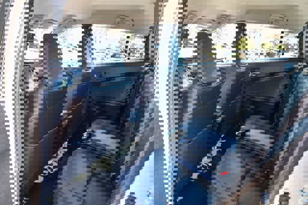 Used 2019 Toyota Prius Prime Advanced image 18