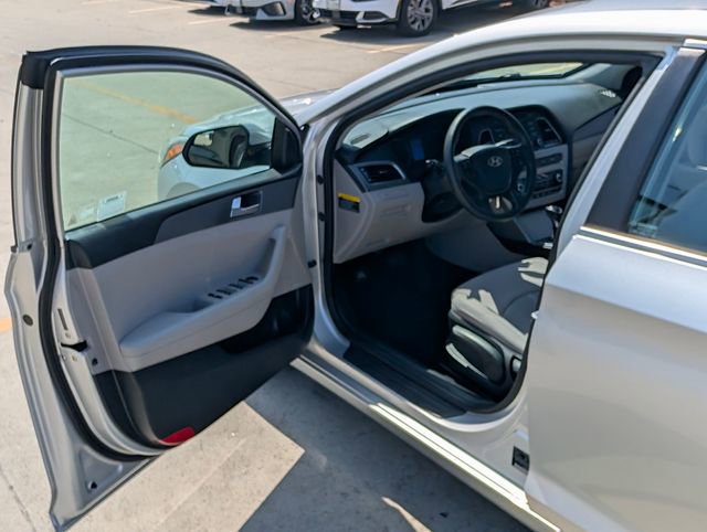 Used 2017 Hyundai Sonata SE FWD image 35