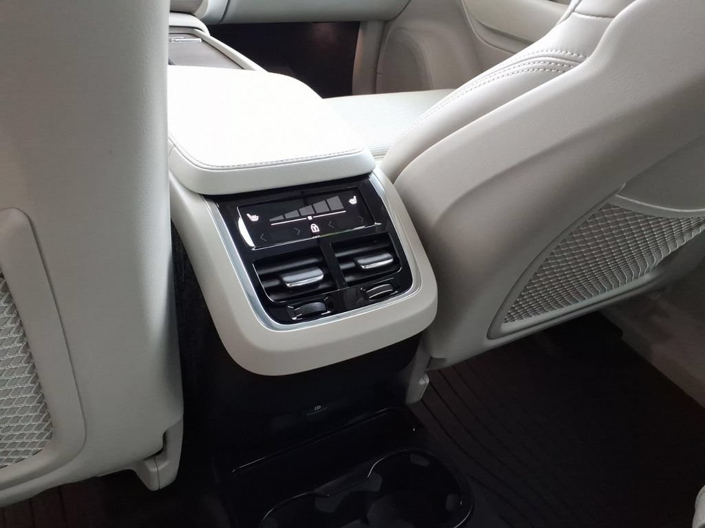 Used 2023 Volvo XC90 B6 Ultimate AWD/4WD image 20