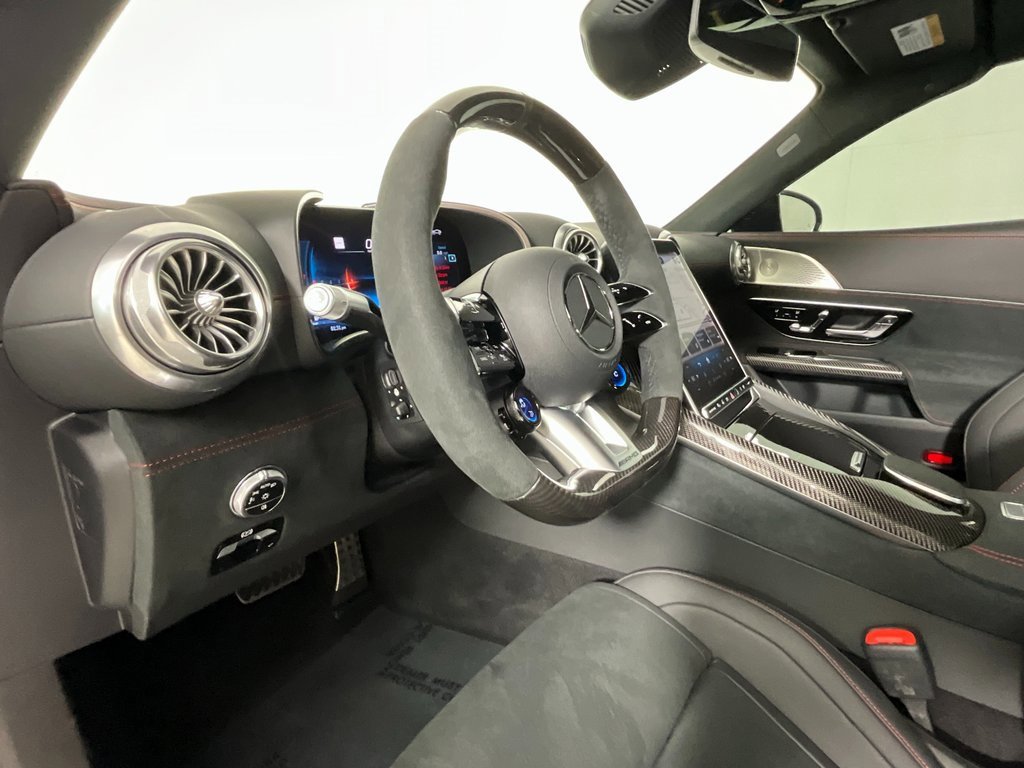 Used 2024 Mercedes-Benz SL 63 AMG 4MATIC image 17