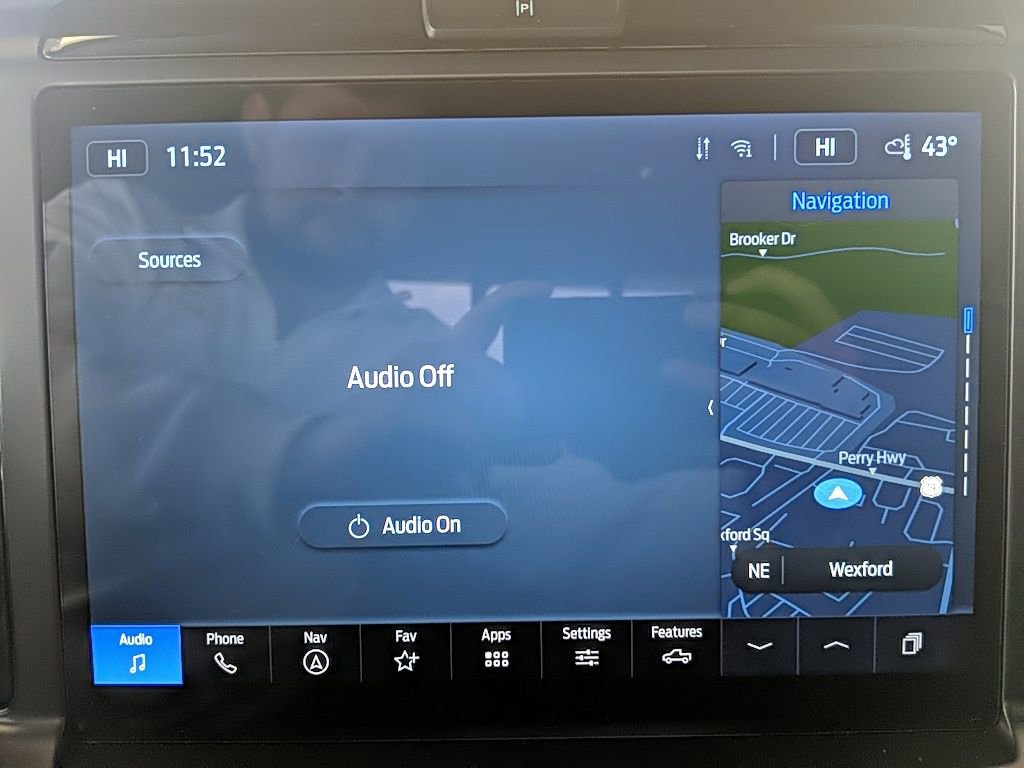 Used 2025 Ford F150 Lariat w/ Equipment Group 501A Mid image 20